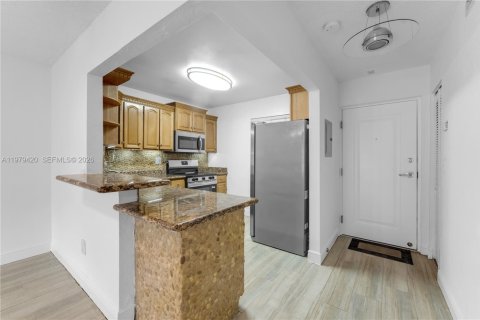 Copropriété à louer à Miami, Floride: 2 chambres, 74.69 m2 № 2046345 - photo 3