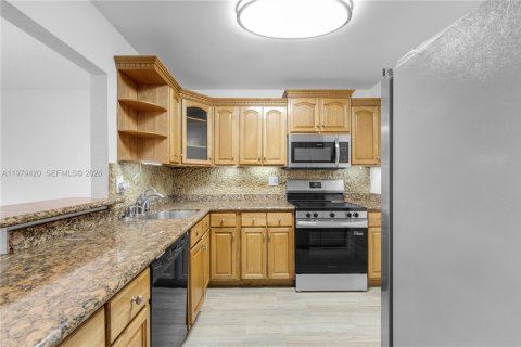 Copropriété à louer à Miami, Floride: 2 chambres, 74.69 m2 № 2046345 - photo 4