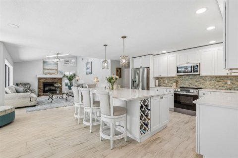 House in Sarasota, Florida 4 bedrooms, 223.62 sq.m. № 2200221 - photo 8