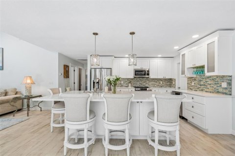 House in Sarasota, Florida 4 bedrooms, 223.62 sq.m. № 2200221 - photo 9