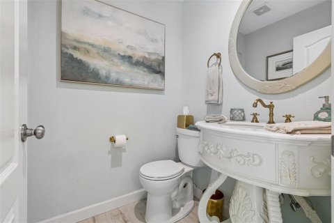 House in Sarasota, Florida 4 bedrooms, 223.62 sq.m. № 2200221 - photo 13