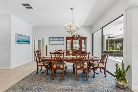 House in Sarasota, Florida 4 bedrooms, 223.62 sq.m. № 2200221 - photo 16