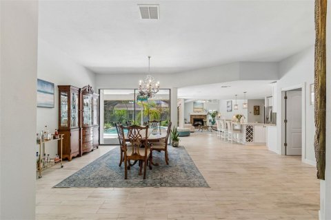 House in Sarasota, Florida 4 bedrooms, 223.62 sq.m. № 2200221 - photo 22
