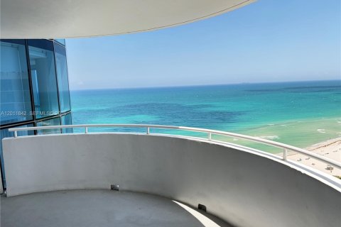 Condo in Miami Beach, Florida, 3 bedrooms  № 2075035 - photo 18