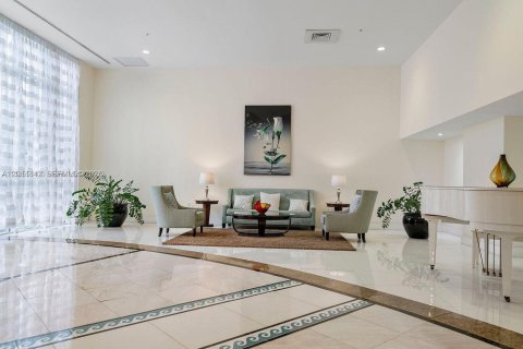 Condo in Miami Beach, Florida, 3 bedrooms  № 2075035 - photo 2