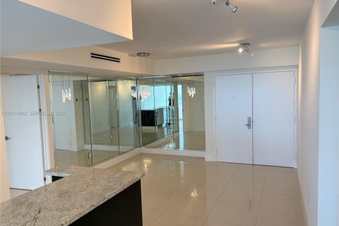 Condo in Miami Beach, Florida, 3 bedrooms  № 2075035 - photo 9