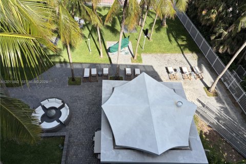Condo in Miami Beach, Florida, 3 bedrooms  № 2075035 - photo 26