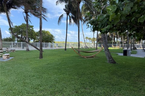 Condo in Miami Beach, Florida, 3 bedrooms  № 2075035 - photo 30