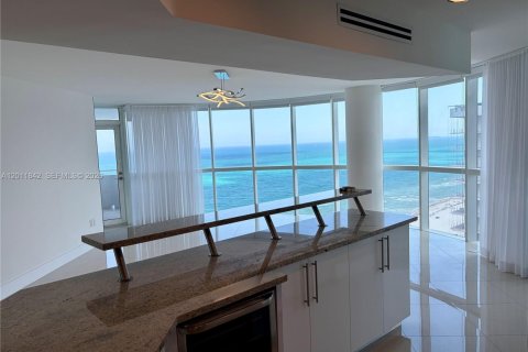 Condo in Miami Beach, Florida, 3 bedrooms  № 2075035 - photo 7
