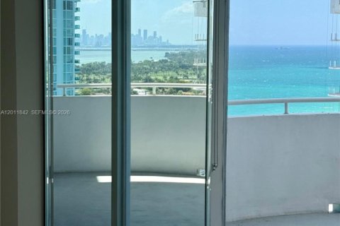 Condo in Miami Beach, Florida, 3 bedrooms  № 2075035 - photo 17