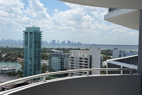 Condo in Miami Beach, Florida, 3 bedrooms  № 2075035 - photo 19