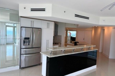 Condo in Miami Beach, Florida, 3 bedrooms  № 2075035 - photo 6