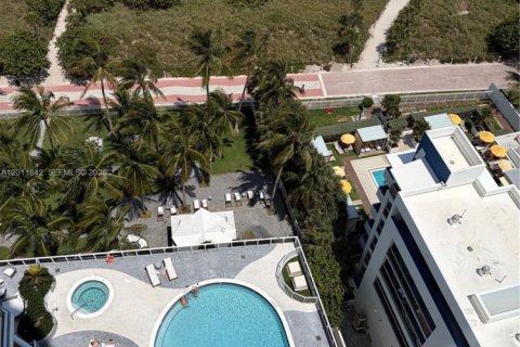 Condo in Miami Beach, Florida, 3 bedrooms  № 2075035 - photo 21