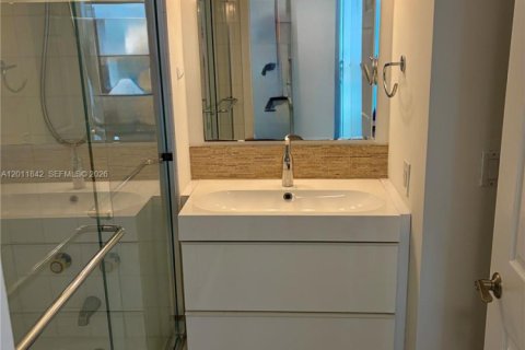 Condo in Miami Beach, Florida, 3 bedrooms  № 2075035 - photo 14
