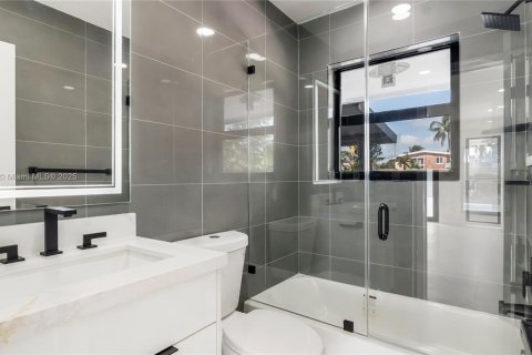 Casa en venta en Wilton Manors, Florida, 3 dormitorios, 130.43 m2 № 1887982 - foto 20