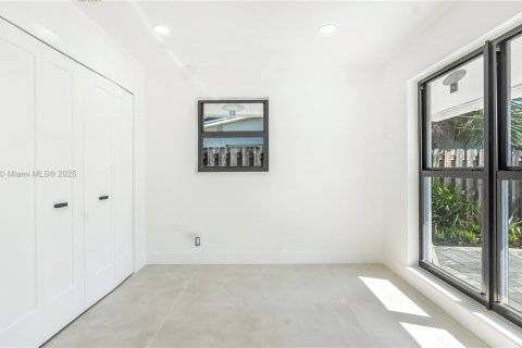Casa en venta en Wilton Manors, Florida, 3 dormitorios, 130.43 m2 № 1887982 - foto 19
