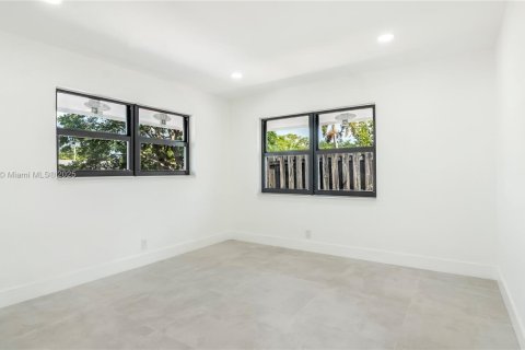 Casa en venta en Wilton Manors, Florida, 3 dormitorios, 130.43 m2 № 1887982 - foto 22