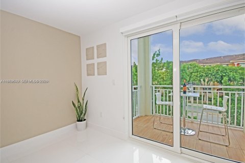 Снять в аренду кондоминиум в Дорал, Флорида 2 спальни, 112.04м2, № 2030304 - фото 8