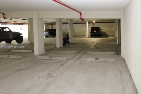 Снять в аренду кондоминиум в Дорал, Флорида 2 спальни, 112.04м2, № 2030304 - фото 25