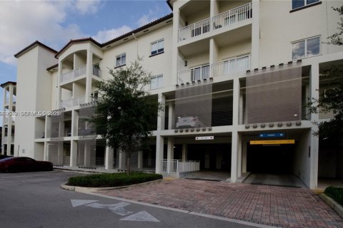 Снять в аренду кондоминиум в Дорал, Флорида 2 спальни, 112.04м2, № 2030304 - фото 3