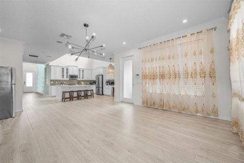 Villa ou maison à louer à Odessa, Floride: 4 chambres, 250.46 m2 № 2157133 - photo 15