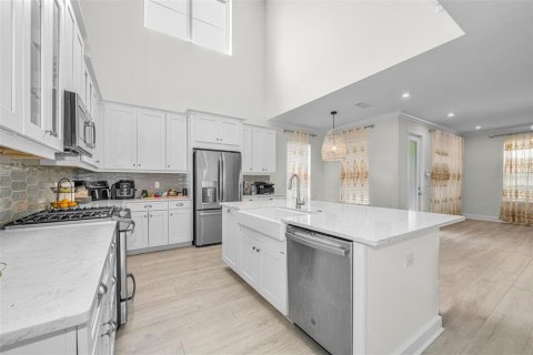 Villa ou maison à louer à Odessa, Floride: 4 chambres, 250.46 m2 № 2157133 - photo 2