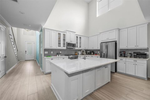 Villa ou maison à louer à Odessa, Floride: 4 chambres, 250.46 m2 № 2157133 - photo 3