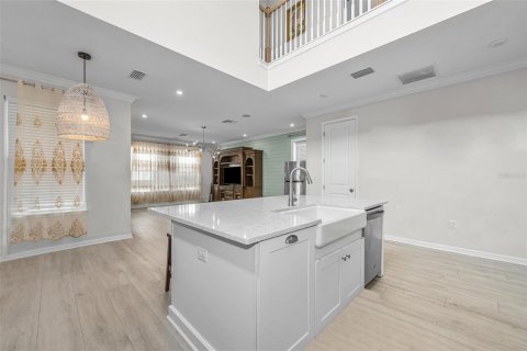 Villa ou maison à louer à Odessa, Floride: 4 chambres, 250.46 m2 № 2157133 - photo 7