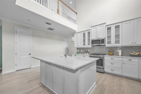Villa ou maison à louer à Odessa, Floride: 4 chambres, 250.46 m2 № 2157133 - photo 5