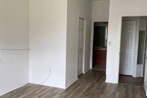 Condo in Doral, Florida, 2 bedrooms № 1969830 - photo 17