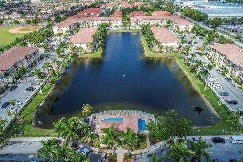 Condo in Doral, Florida, 2 bedrooms № 1969830 - photo 24