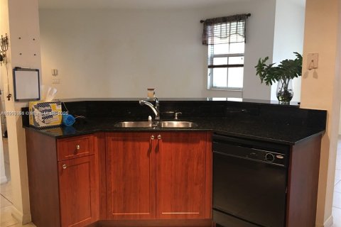 Condo in Doral, Florida, 2 bedrooms № 1969830 - photo 7