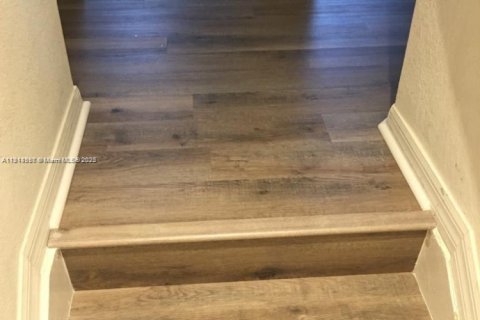 Condo in Doral, Florida, 2 bedrooms № 1969830 - photo 11