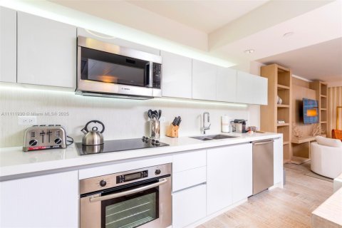 Condominio en alquiler en Miami Beach, Florida, 1 dormitorio, 82.96 m2 № 1957348 - foto 6
