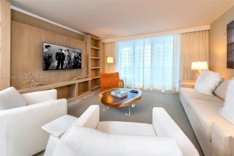 Condominio en alquiler en Miami Beach, Florida, 1 dormitorio, 82.96 m2 № 1957348 - foto 1