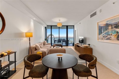 Condo in Miami, Florida, 2 bedrooms  № 2054433