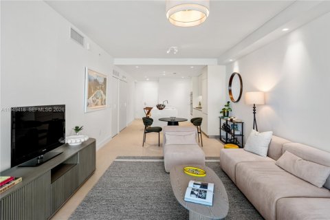 Condo in Miami, Florida, 2 bedrooms  № 2054433 - photo 11