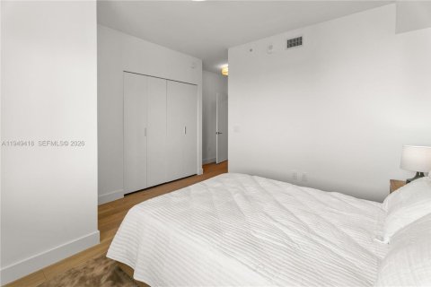Condo in Miami, Florida, 2 bedrooms  № 2054433 - photo 19