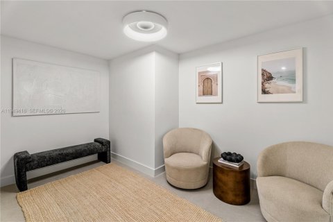 Condo in Miami, Florida, 2 bedrooms  № 2054433 - photo 17