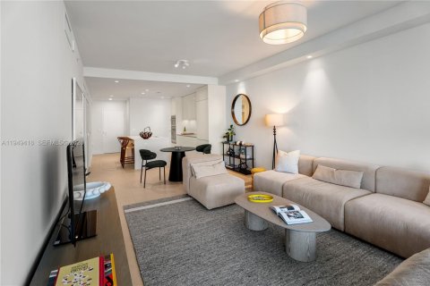 Condo in Miami, Florida, 2 bedrooms  № 2054433 - photo 10