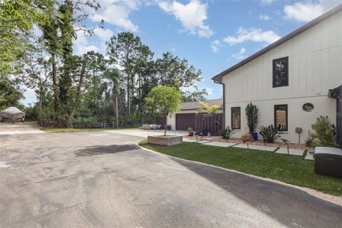 House in Sarasota, Florida 3 bedrooms, 198.44 sq.m. № 1826200 - photo 2