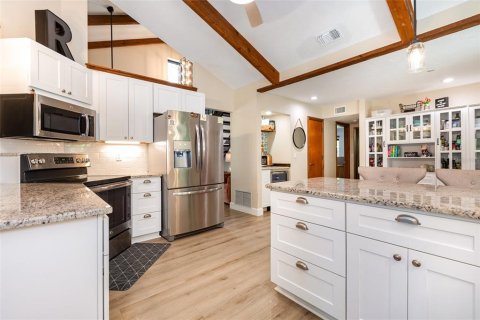 House in Sarasota, Florida 3 bedrooms, 198.44 sq.m. № 1826200 - photo 11