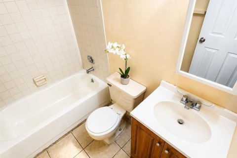 Condominio en alquiler en Tampa, Florida, 1 dormitorio, 46.82 m2 № 2142034 - foto 7