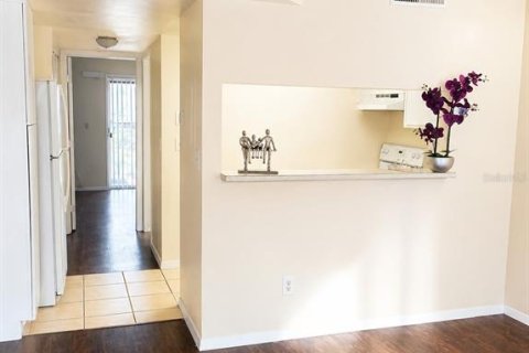 Condominio en alquiler en Tampa, Florida, 1 dormitorio, 46.82 m2 № 2142034 - foto 3