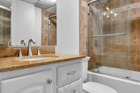 Condo in Fort Lauderdale, Florida, 1 bedroom  № 2015832 - photo 21