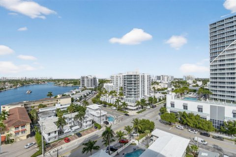 Condo in Fort Lauderdale, Florida, 1 bedroom  № 2015832 - photo 3