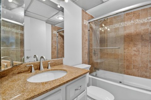 Condo in Fort Lauderdale, Florida, 1 bedroom  № 2015832 - photo 20