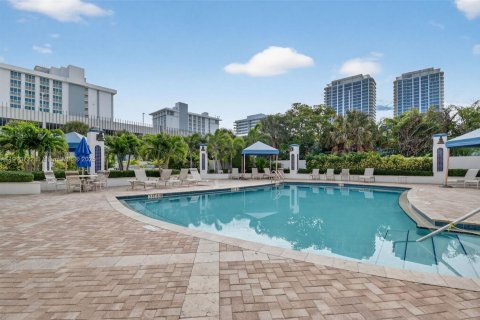 Condo in Fort Lauderdale, Florida, 1 bedroom  № 2015832 - photo 5