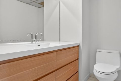 Condo in Fort Lauderdale, Florida, 1 bedroom  № 2015832 - photo 23