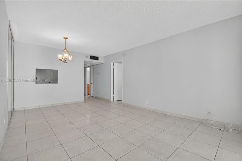 Condo in Fort Lauderdale, Florida, 1 bedroom  № 2015832 - photo 11